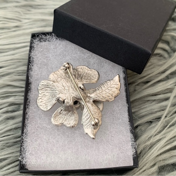 Vintage Rose Brooch - Picture 3 of 6